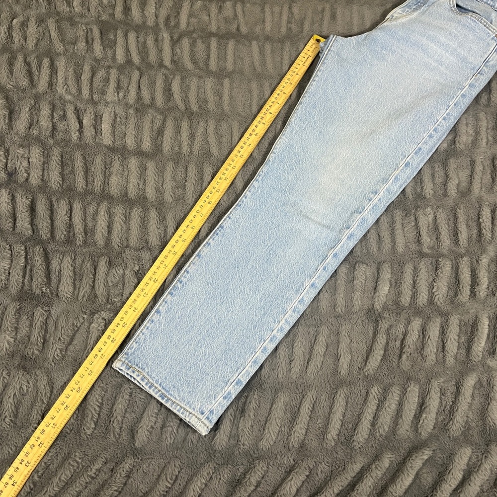 Levis Premium Wedgie Straight Jean Light Wash High Rise Button Fly 28 22861-0072 - Picture 8 of 10